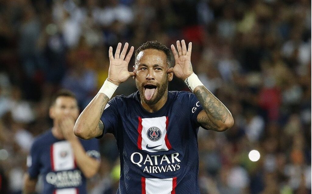Neymar figura em lista de atletas mais bem pagos de todos os tempos