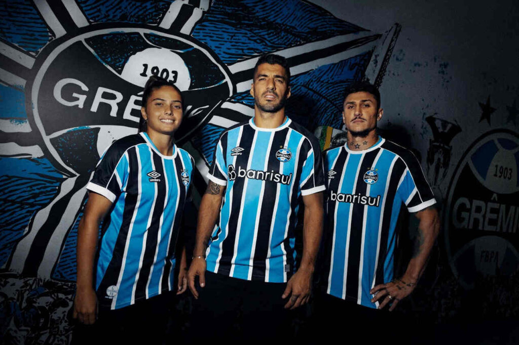 Umbro celebra os 120 anos do Grêmio em novos uniformes para a temporada