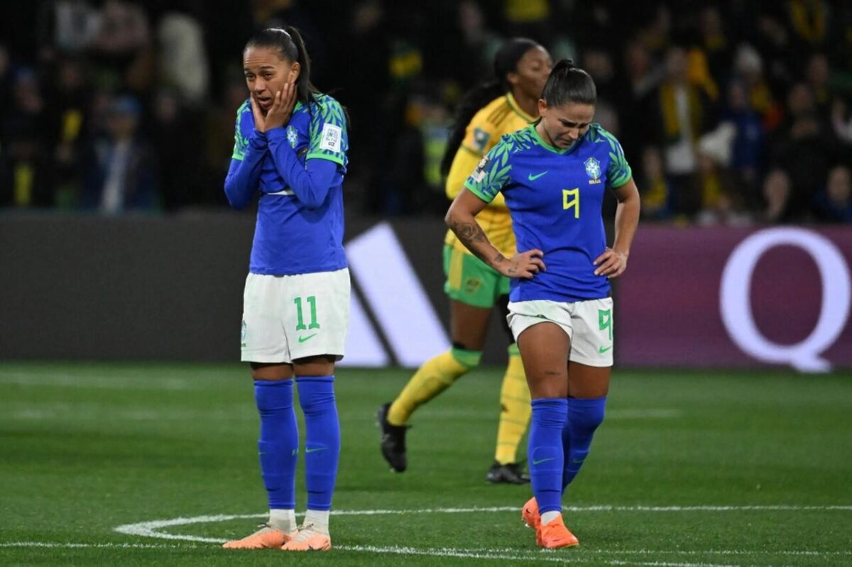 Por diferentes motivos, Brasil e Colômbia ampliam investimento no futebol feminino