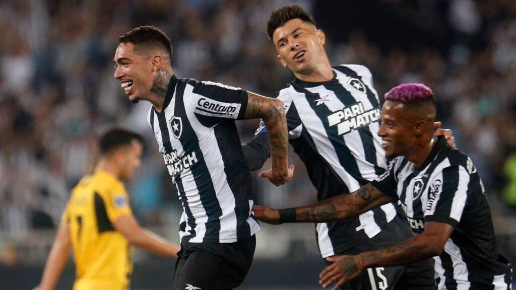 Botafogo retoma parceria com Centrum para mangas da camisa