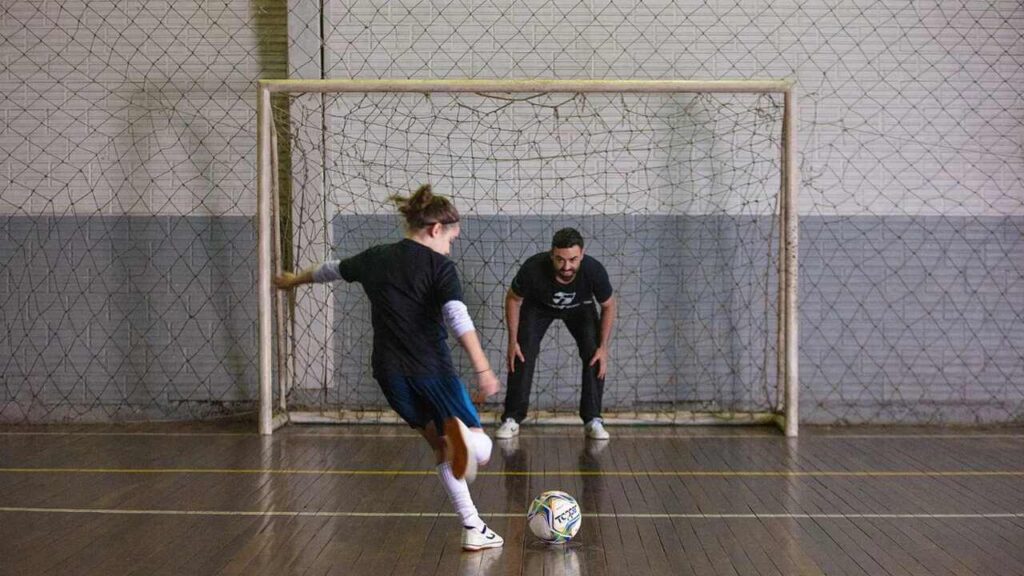 Topper lança campanha para resgatar conexão por meio do futebol no Dia dos Pais