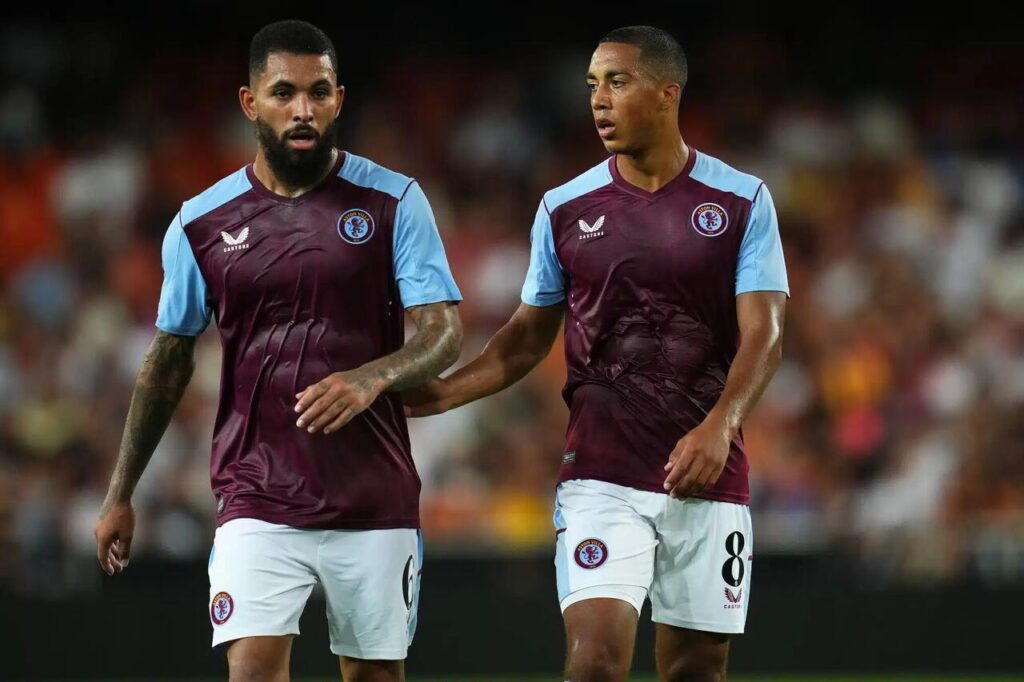 Jogadores reclamam e Aston Villa estuda rescindir com a Castore