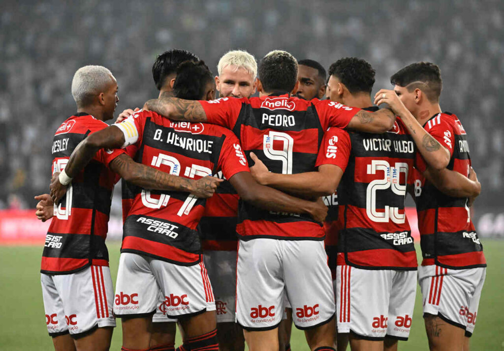 Flamengo e Adidas estudam modelo popular de camisa em 2024