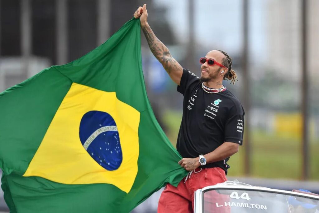Instituição fundada por Lewis Hamilton planeja ter atividades no Brasil