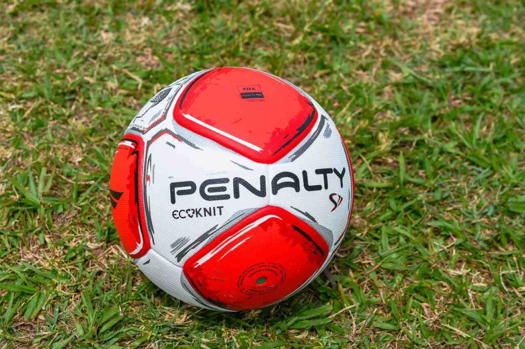 Penalty e FPF apresentam bola oficial do Paulistão 2024