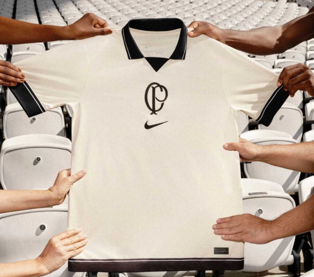 Escolhida pela torcida, Nike e Corinthians estreiam 4ª camisa