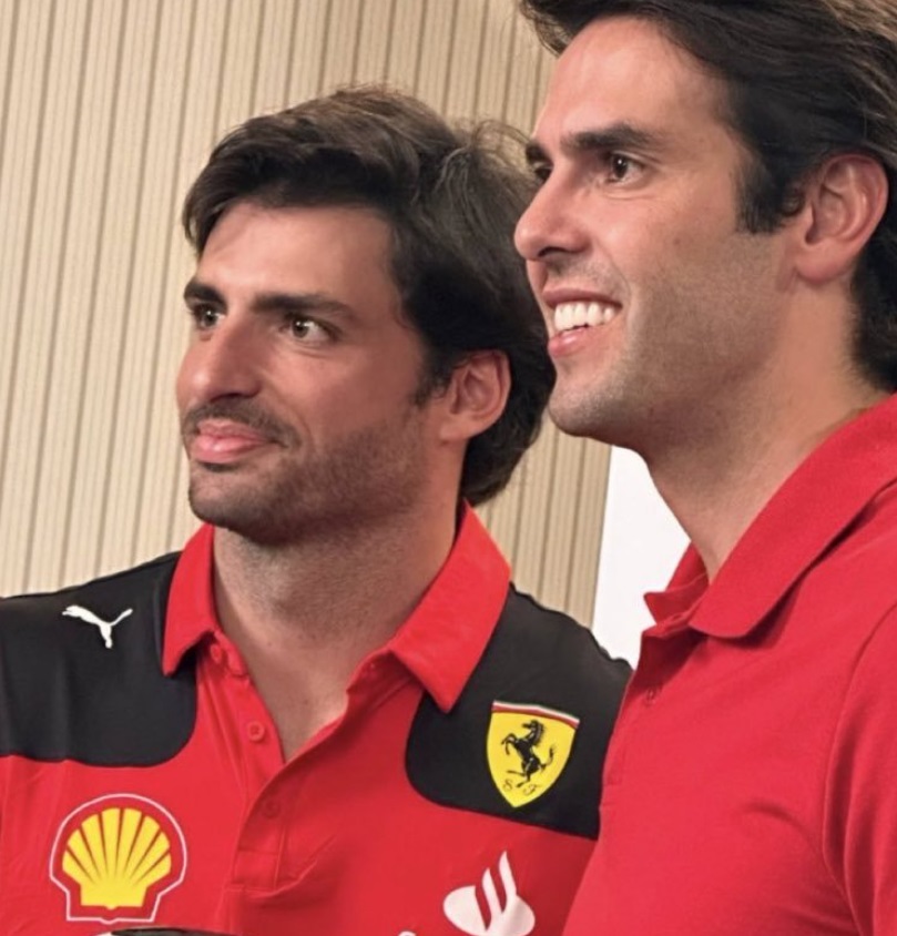 Convidado pela Shell, Kaká entrevista Carlos Sainz e conhece bastidores da Ferrari