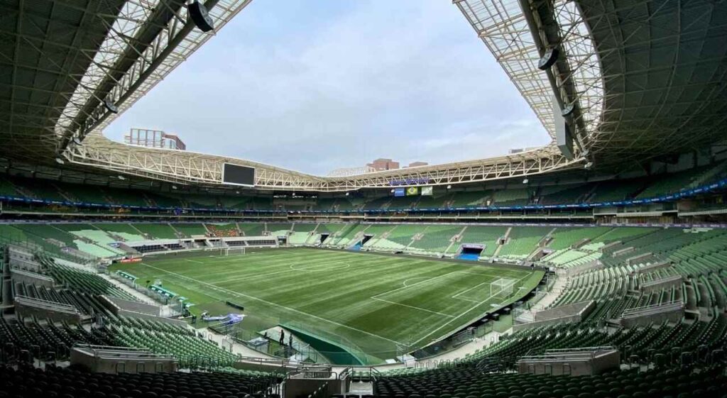Após São Paulo fechar acordo de naming rights, contrato entre Allianz e Palmeiras gera debate
