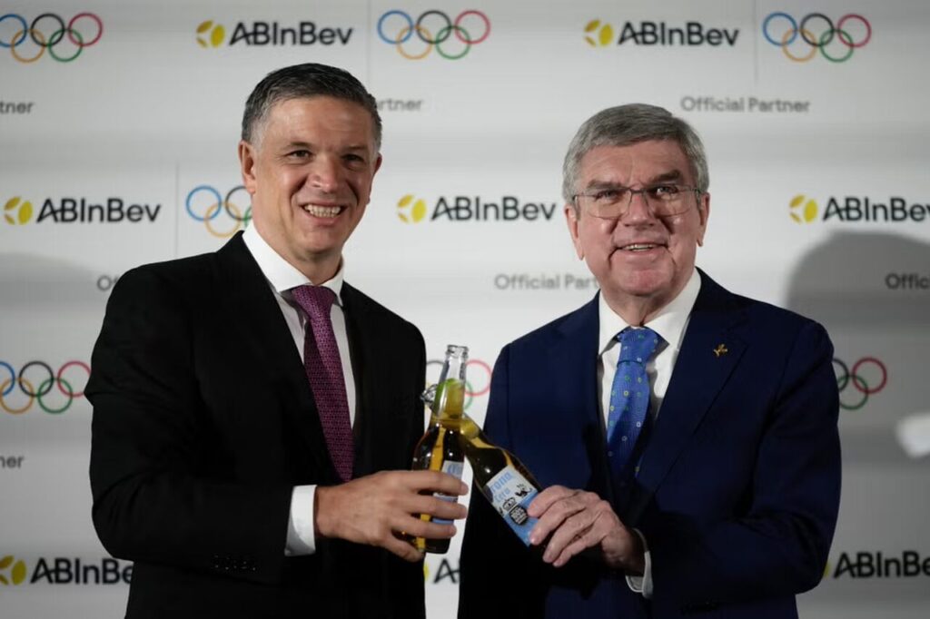 Em acordo inédito, Comitê Olímpico fecha parceria com a AB inBev