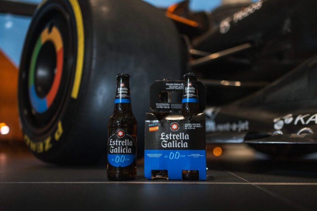 Estrella Galicia 0.0 deixa Ferrari e volta a ser cerveja oficial da McLaren na F1