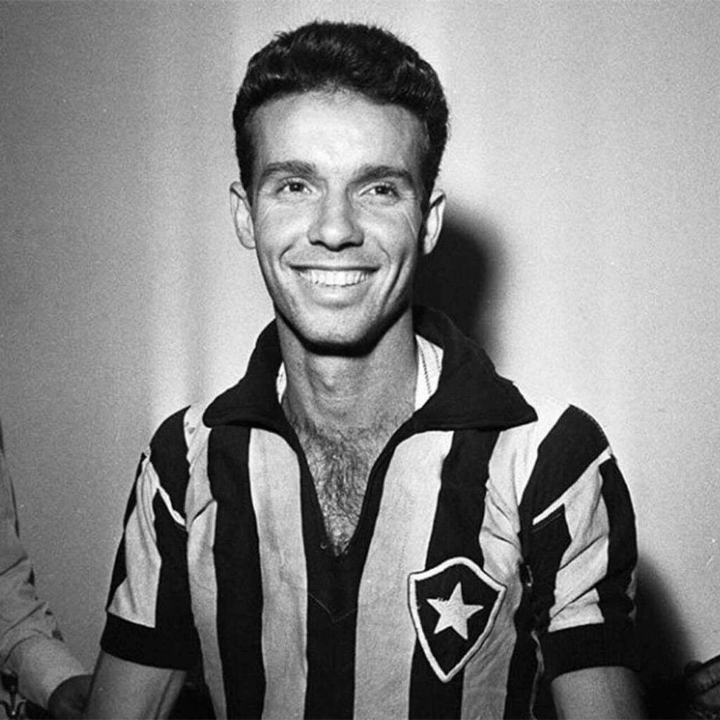 Botafogo oferece personalização gratuita em camisas em homenagem a Zagallo