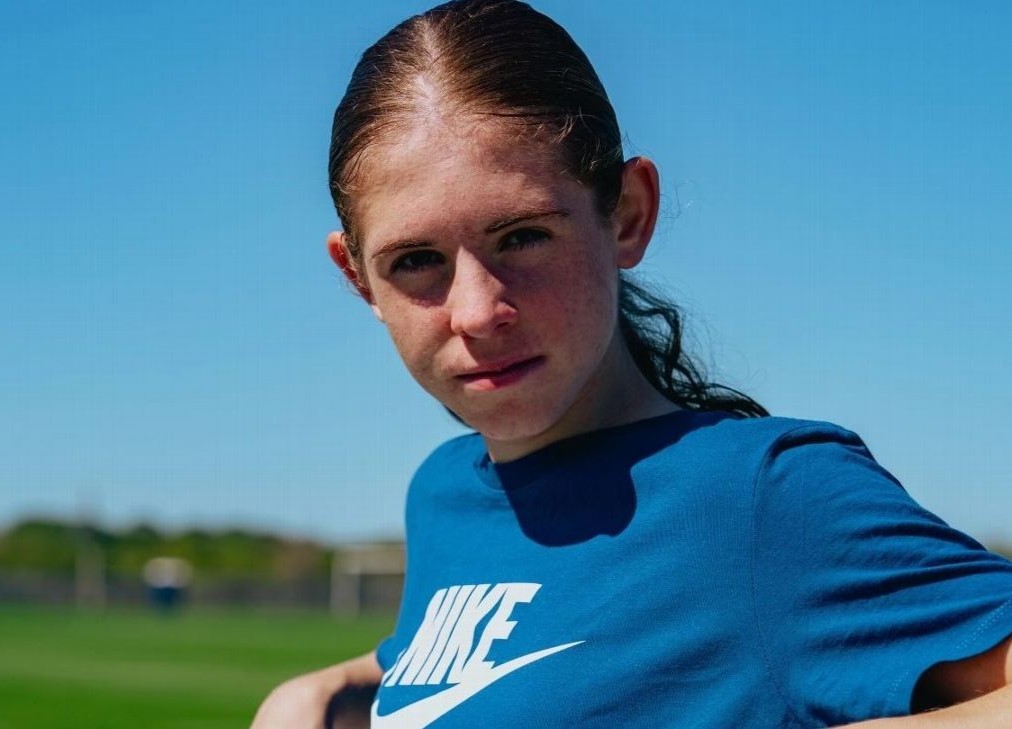 Com apenas 13 anos, McKenna ‘Mak’ Whitham é a atleta mais jovem a assinar com a Nike
