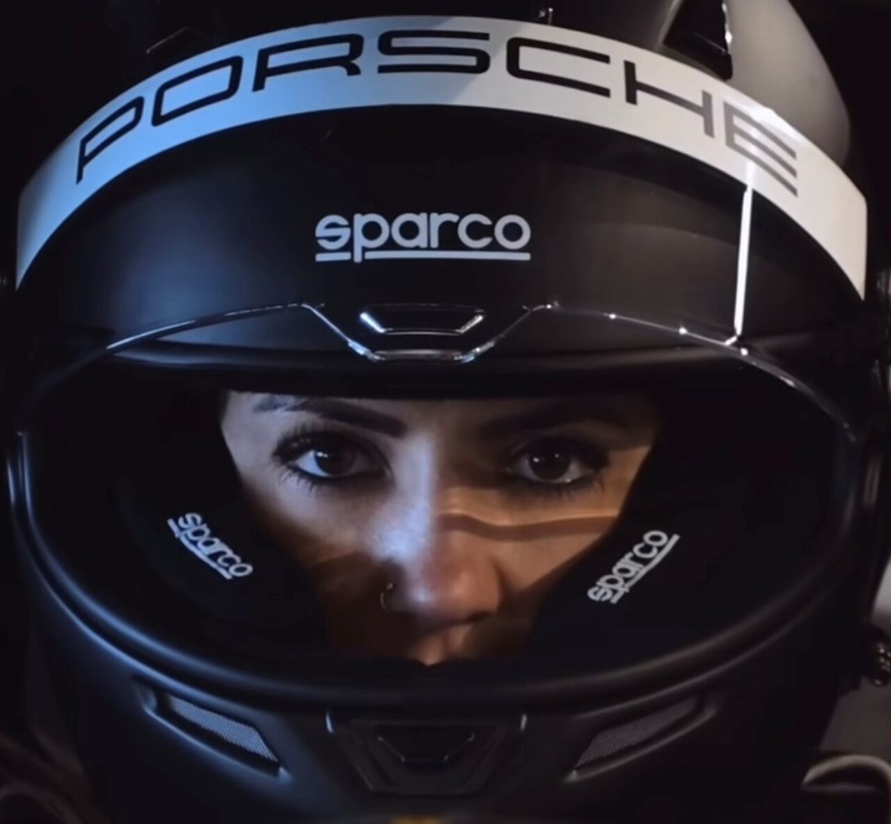 Leticia Bufoni será pilota do time Mobil feminino na Porsche Cup