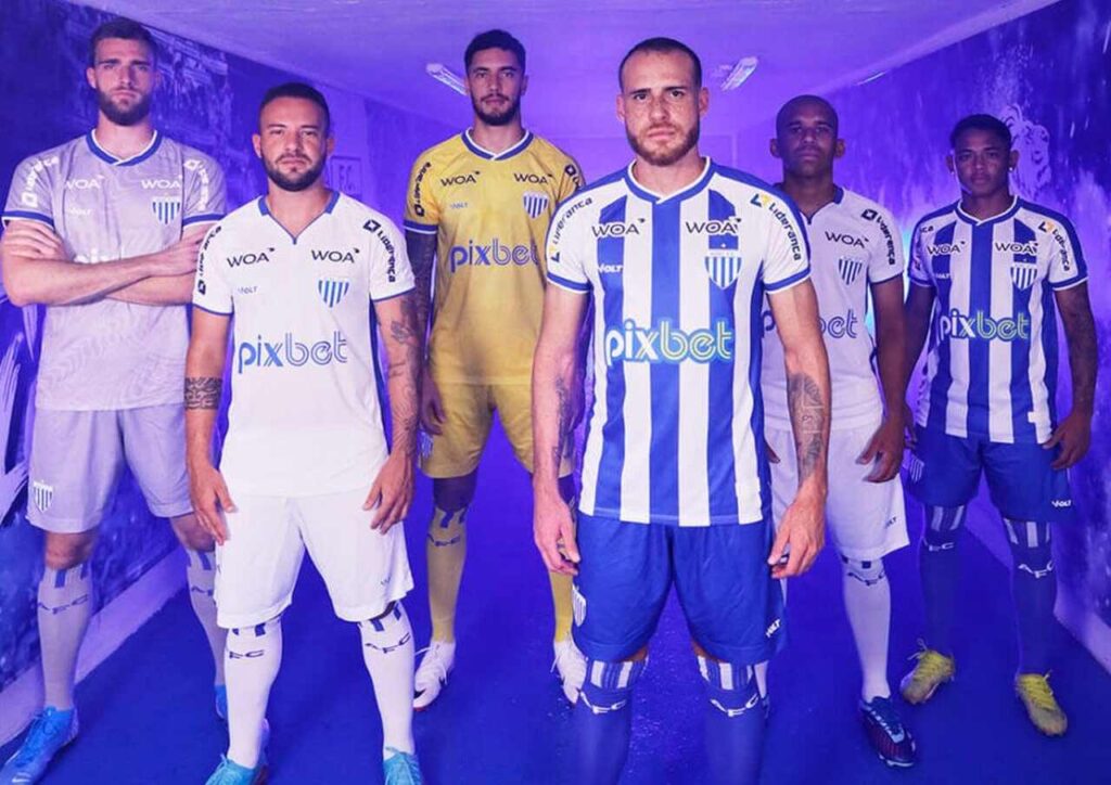 Avaí apresenta novos uniformes para a temporada 2024