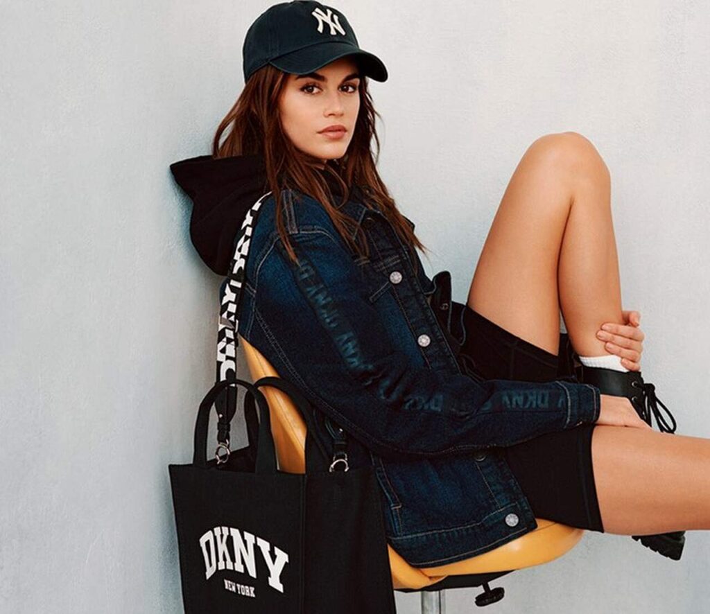 Uma das primeiras marcas de moda a anunciar na MLB, DKNY retoma parceria com os Yankees