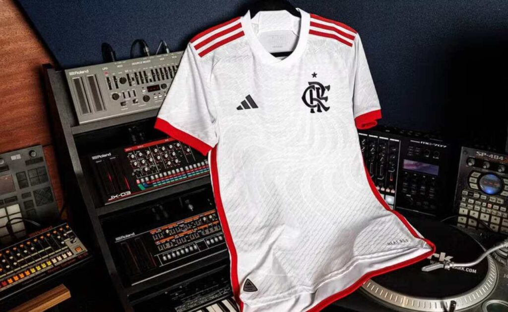 adidas e Flamengo se inspiraram nas ondas sonoras em novo uniforme para temporada