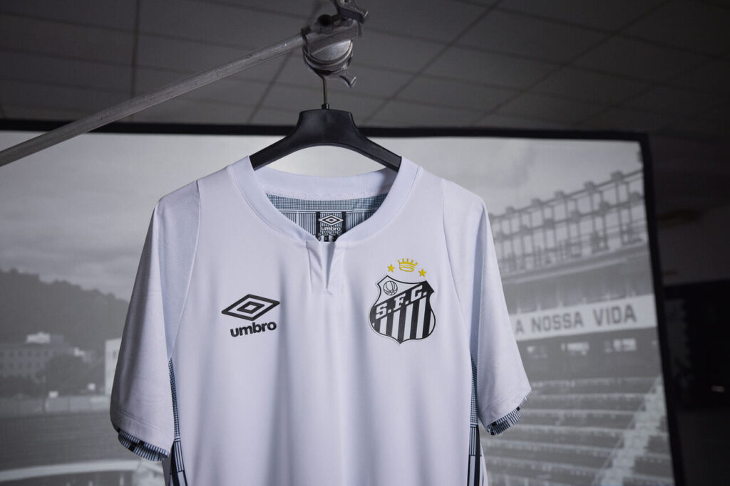 Com homenagem à Vila Belmiro, Santos e Umbro apresentam os uniformes para a temporada